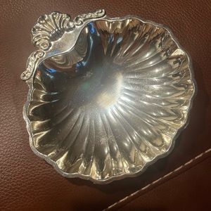 Antique shell trinket tray